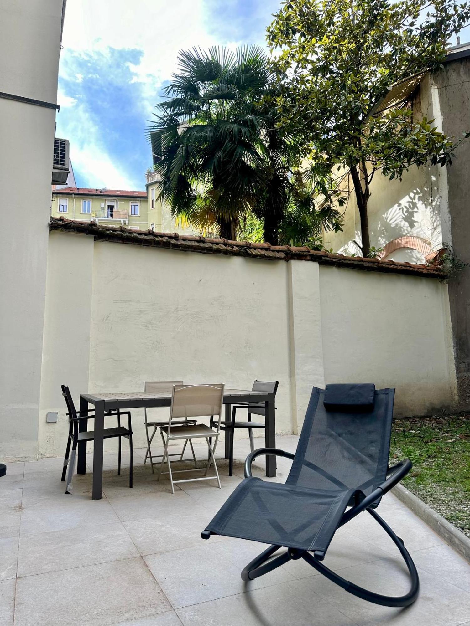 Lr Deluxe Apartments - Porta Venezia - Bilocale Con Giardino Privato Milan Exterior photo