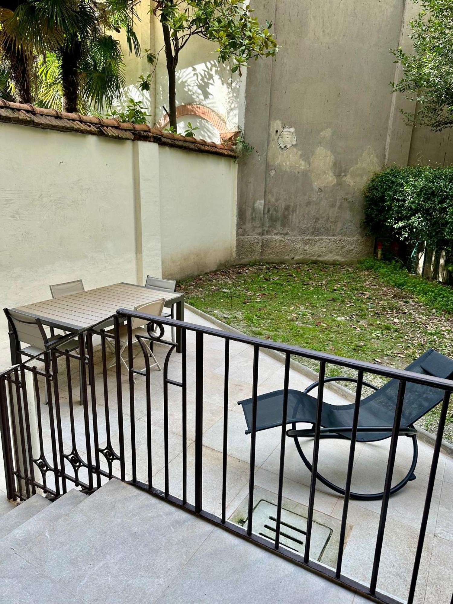Lr Deluxe Apartments - Porta Venezia - Bilocale Con Giardino Privato Milan Exterior photo