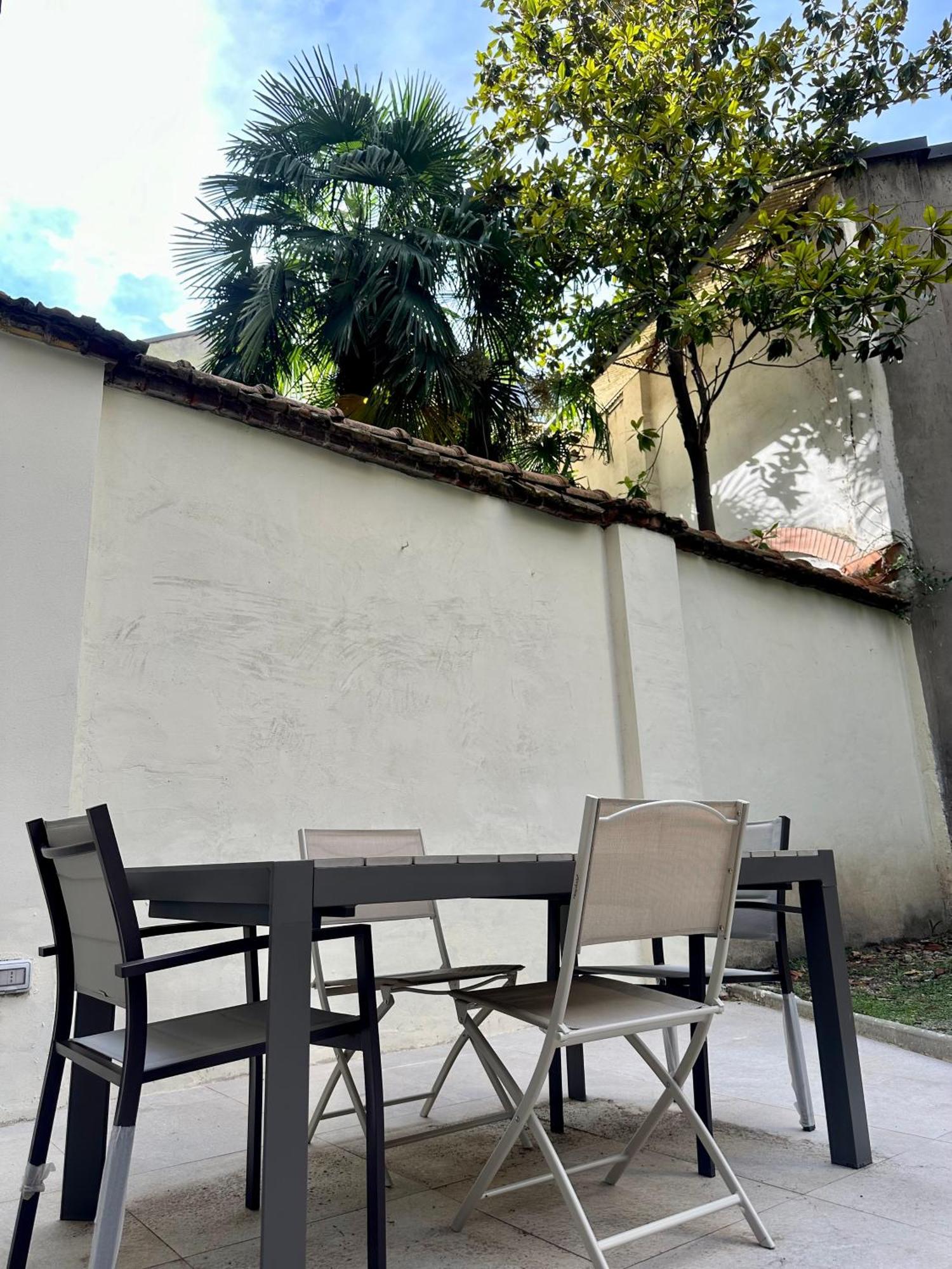 Lr Deluxe Apartments - Porta Venezia - Bilocale Con Giardino Privato Milan Exterior photo
