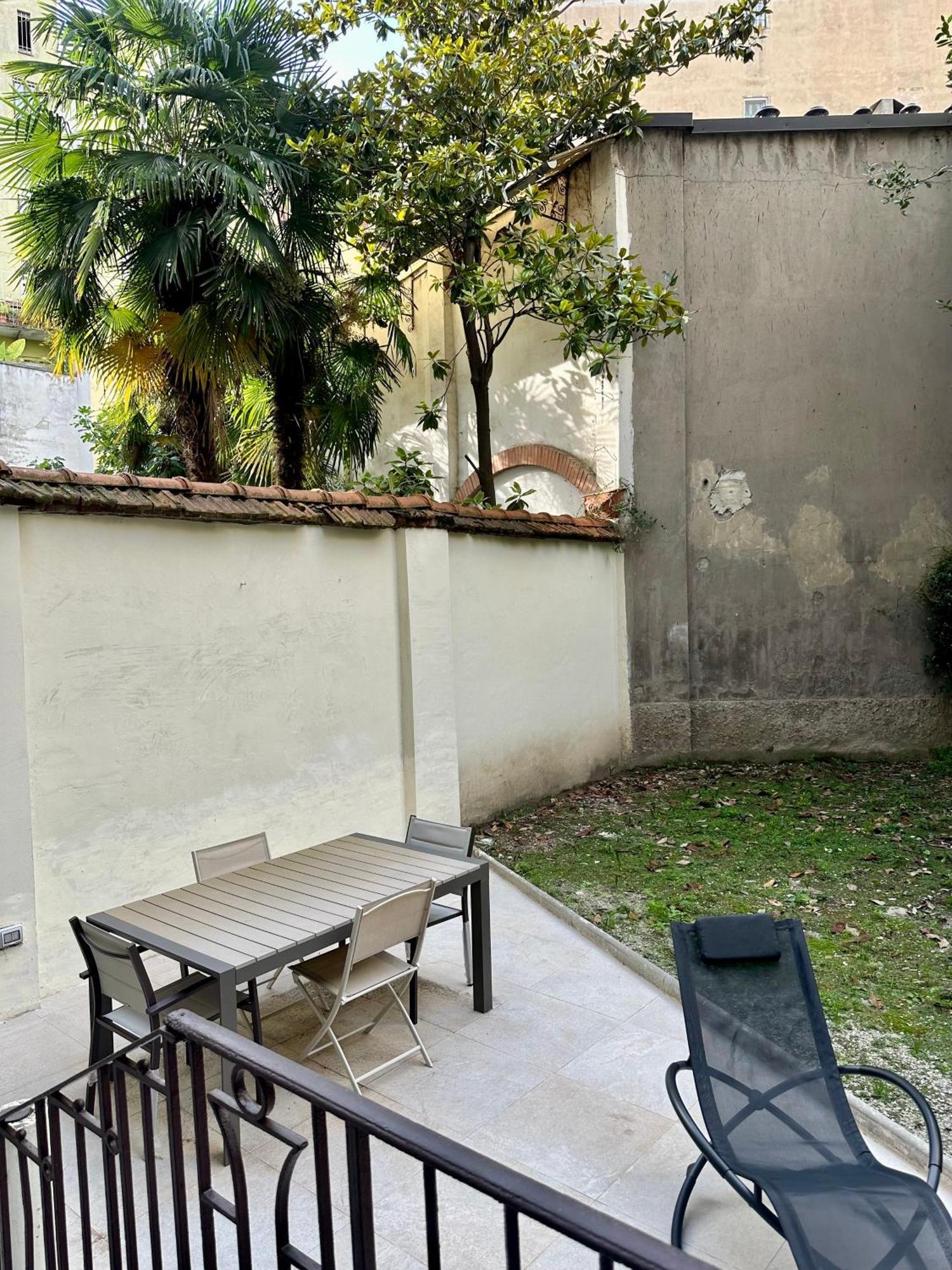 Lr Deluxe Apartments - Porta Venezia - Bilocale Con Giardino Privato Milan Exterior photo